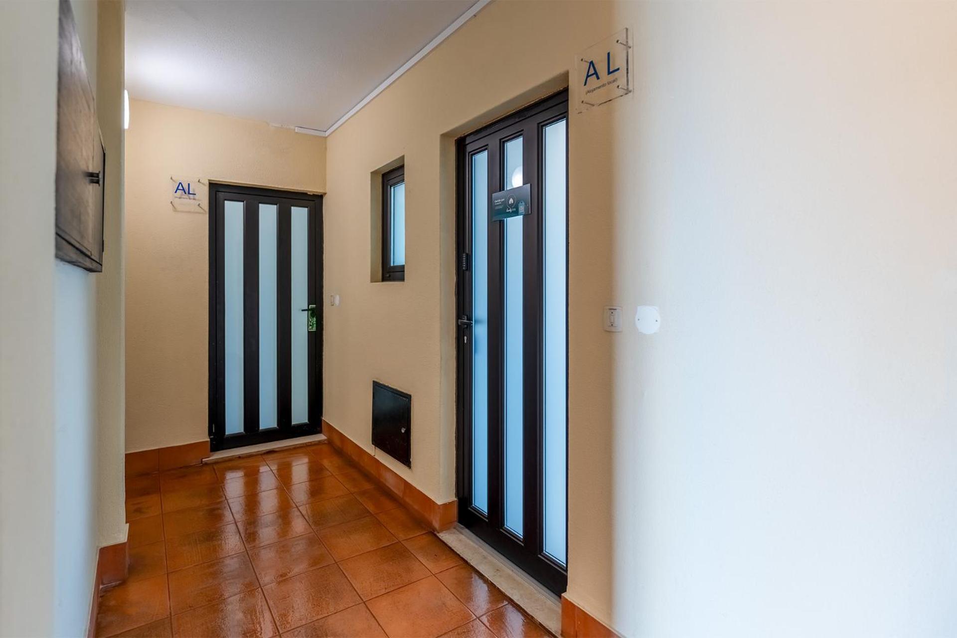 Tasteful 1 Bdr Flat W/balcony & Pool By Lovelystay *