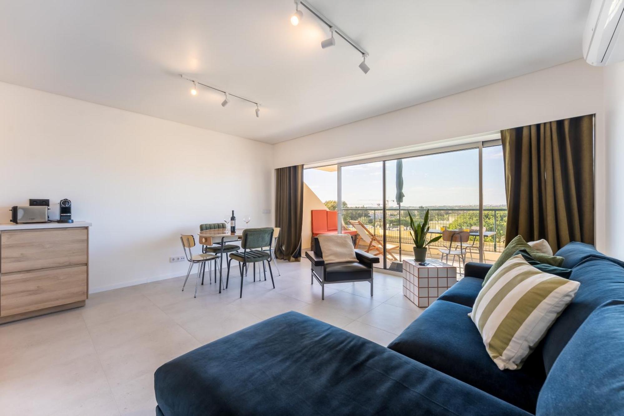 Tasteful 1 Bdr Flat W/balcony & Pool By Lovelystay Apartment Quarteira