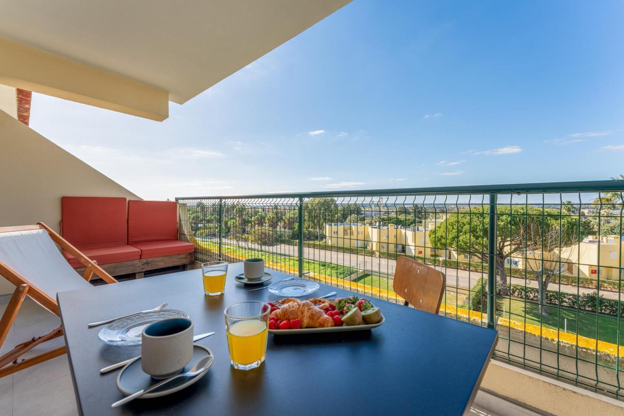 Tasteful 1 Bdr Flat W/balcony & Pool By Lovelystay Apartment