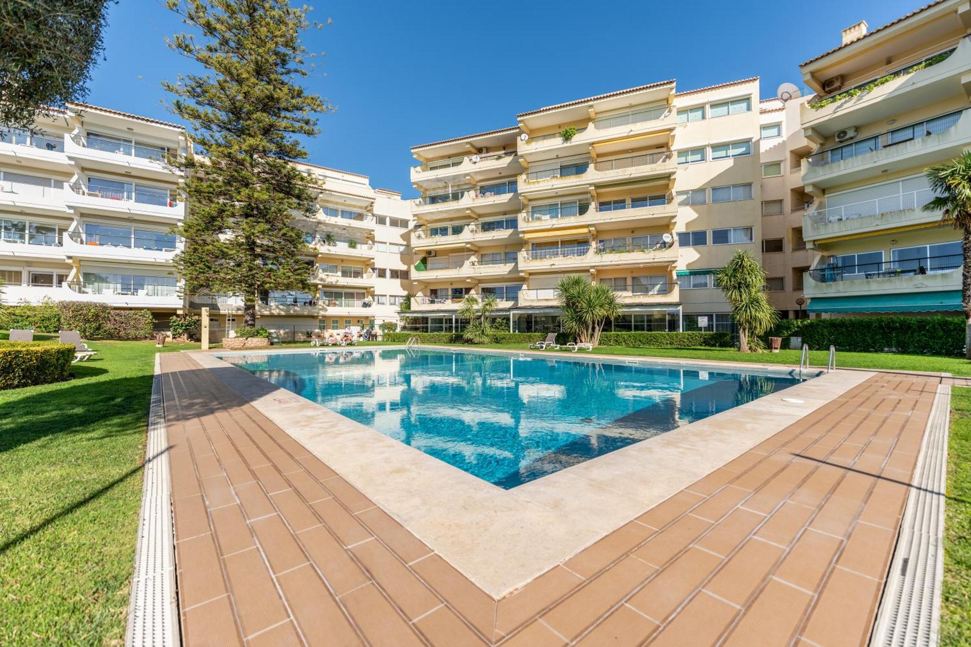 Tasteful 1 Bdr Flat W/balcony & Pool By Lovelystay Apartment Quarteira