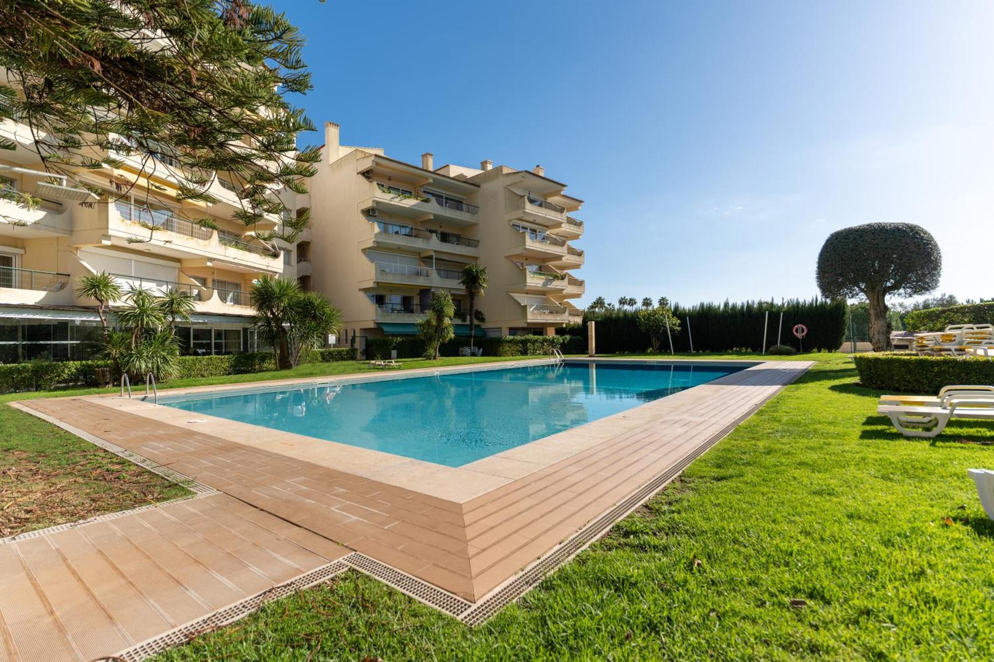 Tasteful 1 Bdr Flat W/balcony & Pool By Lovelystay Apartment