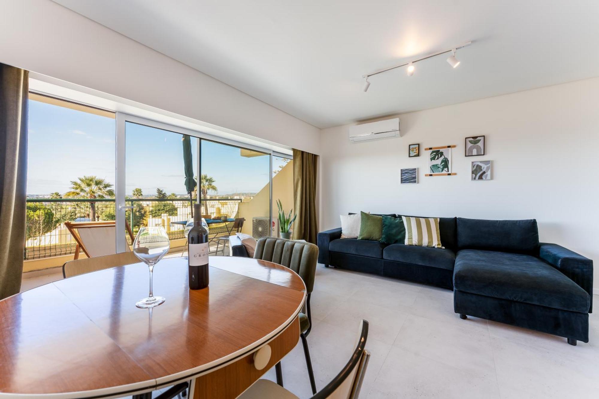 Tasteful 1 Bdr Flat W/balcony & Pool By Lovelystay Apartment